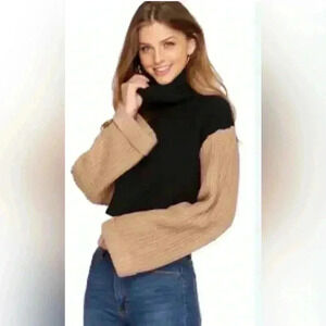 Black & Tan Turtle Neck Cropped Sweater, size Medium